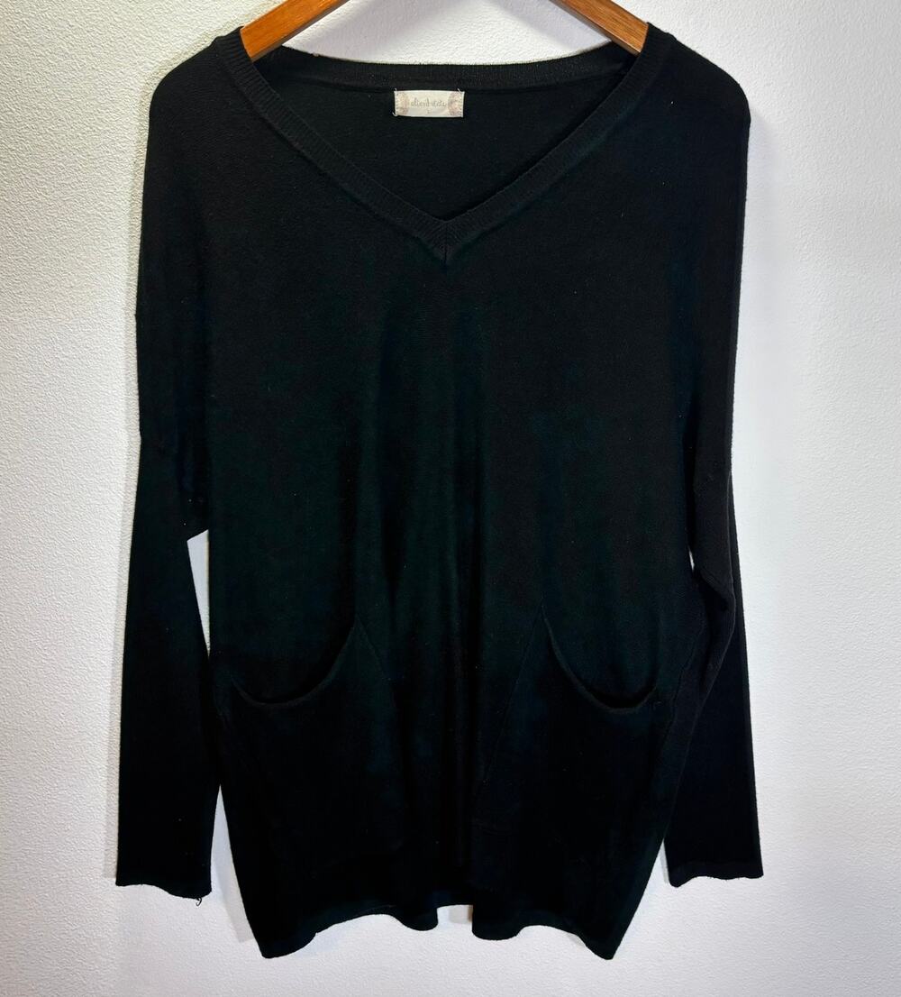 Altar’d State Black V-Neck Long Sleeve Front Pockets Sweater Women’s Size L